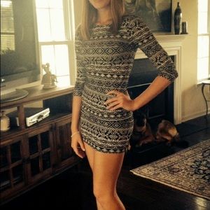Patterned long-sleeve dress